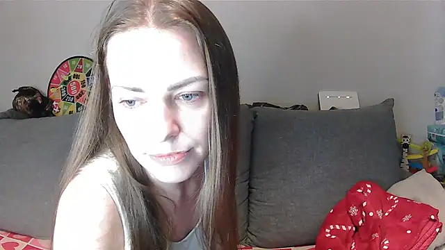 Snapshot of AnnaDiamond1 chatting on July 21, 2026, 12:07 pm AnnaDiamond1 online show from July 21, 2026, 12:07 pm