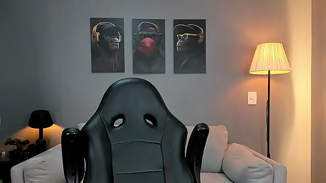 ApoloMakris online show from November 20, 2025, 5:12 pm