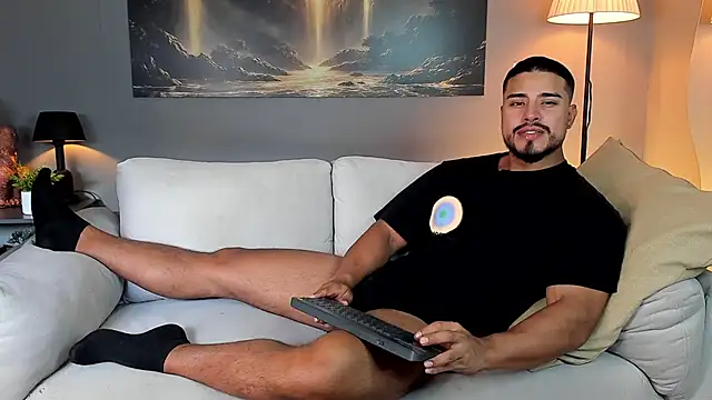 Snapshot of ApoloMakris chatting on June 10, 2026, 8:08 pm ApoloMakris online show from June 10, 2026, 8:08 pm