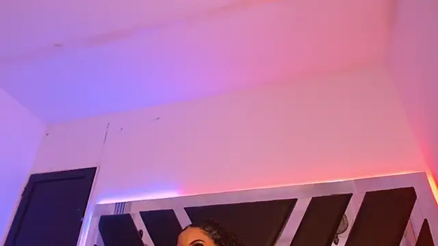 MelannyTylor online show from November 25, 2025, 5:51 am