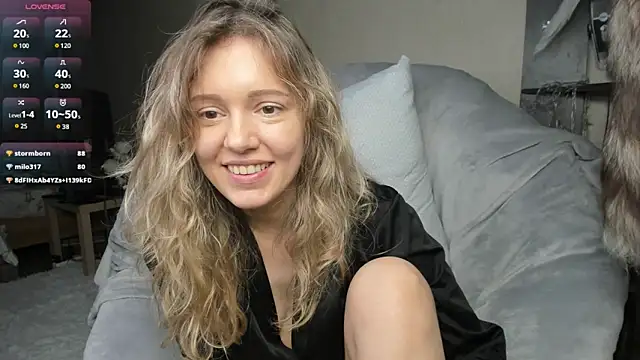 foxy blond online show from March 21, 2025, 6:27 am