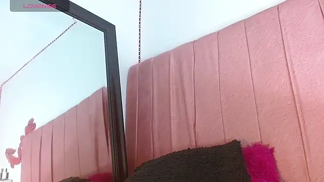 Snapshot of margiesfunnyhot303av chatting on December 3, 2024, 8:49 am margiesfunnyhot303av online show from December 3, 2024, 8:49 am