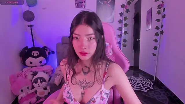 cami mila9 online show from November 6, 2025, 9:59 pm