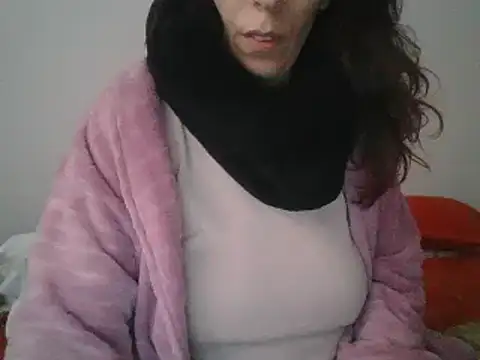 hairygirl80 online show from December 10, 2024, 2:39 pm