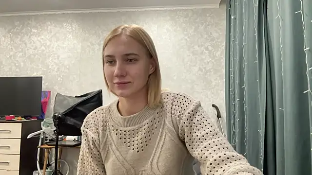 AnneBall online show from December 30, 2024, 6:49 pm