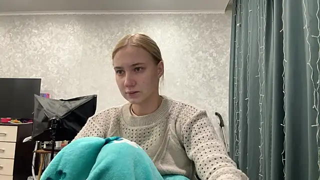 AnneBall online show from December 31, 2024, 5:33 am