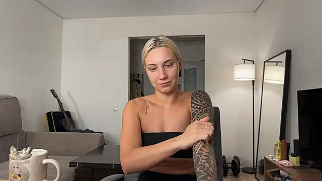 AnneBall online show from December 5, 2025, 5:05 am