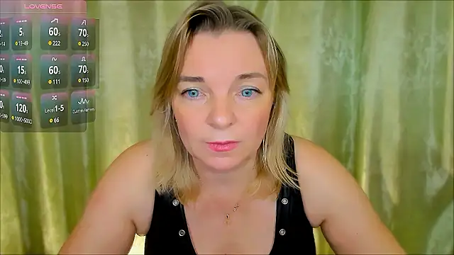 Snapshot of Regina__blue chatting on December 2, 2024, 6:32 pm Regina  blue online show from December 2, 2024, 6:32 pm