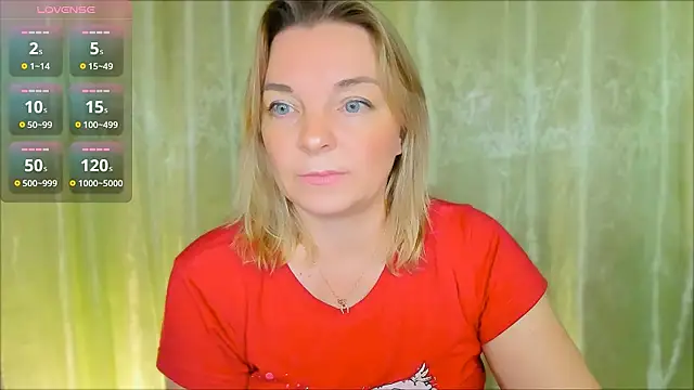 Snapshot of Regina__blue chatting on December 11, 2024, 6:20 pm Regina  blue online show from December 11, 2024, 6:20 pm