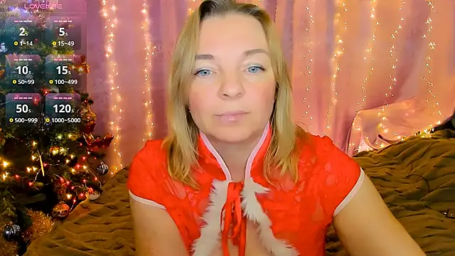 Snapshot of Regina__blue chatting on December 24, 2024, 6:39 pm Regina  blue online show from December 24, 2024, 6:39 pm