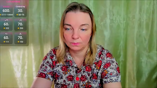 Snapshot of Regina__blue chatting on March 16, 2025, 8:32 pm Regina  blue online show from March 16, 2025, 8:32 pm