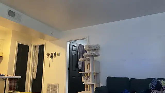 Snapshot of SpunCandy chatting on September 12, 2025, 10:32 pm SpunCandy online show from September 12, 2025, 10:32 pm