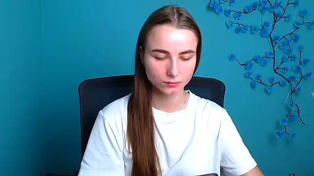 Eva Janee online show from June 23, 2026, 5:49 am