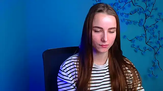 Eva Janee online show from July 13, 2026, 5:43 am