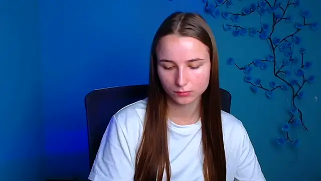 Eva Janee online show from July 22, 2026, 5:43 am