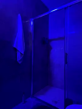 PutaNieves1983 online show from November 29, 2025, 2:36 am