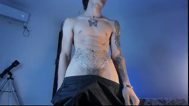 Snakebutterfly online show from October 28, 2025, 8:40 am