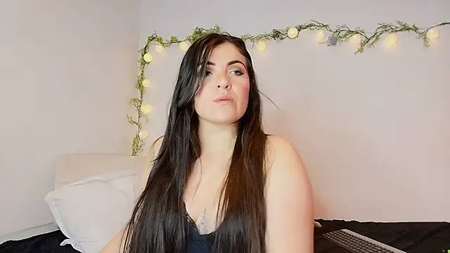 Amara vega online show from May 30, 2026, 11:18 am