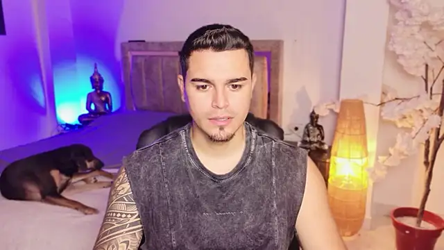 Snapshot of Axel_Big_cock chatting on June 20, 2026, 5:16 pm Axel Big cock online show from June 20, 2026, 5:16 pm