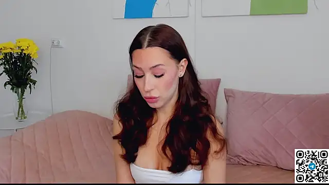 SelenaRousey online show from April 15, 2026, 8:21 am