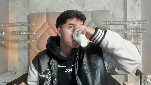 Snapshot of AndyPalmer_ chatting on January 4, 2025, 11:54 am AndyPalmer online show from January 4, 2025, 11:54 am