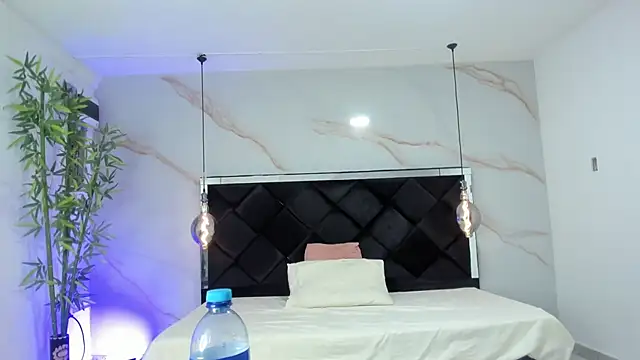 AngelaaCute  online show from November 7, 2025, 12:16 pm