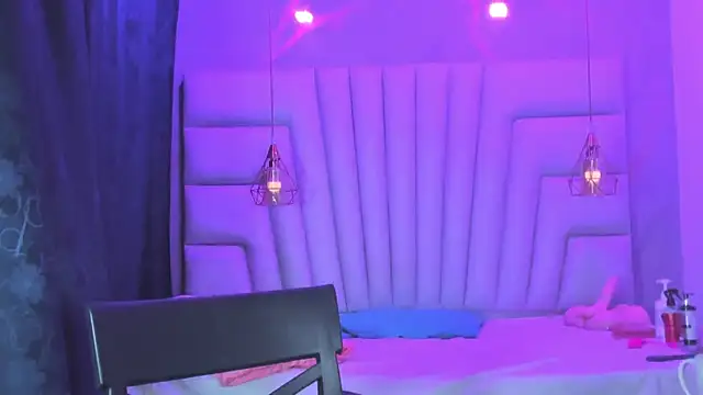 AngelaaCute  online show from April 13, 2026, 12:32 pm