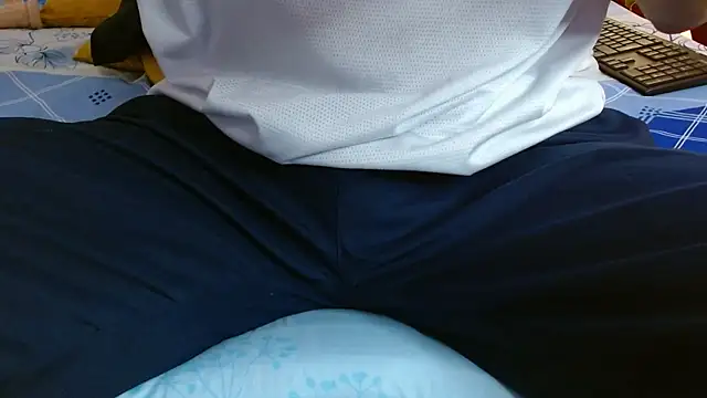 Snapshot of nickolas_moon chatting on December 26, 2024, 6:43 pm nickolas moon online show from December 26, 2024, 6:43 pm