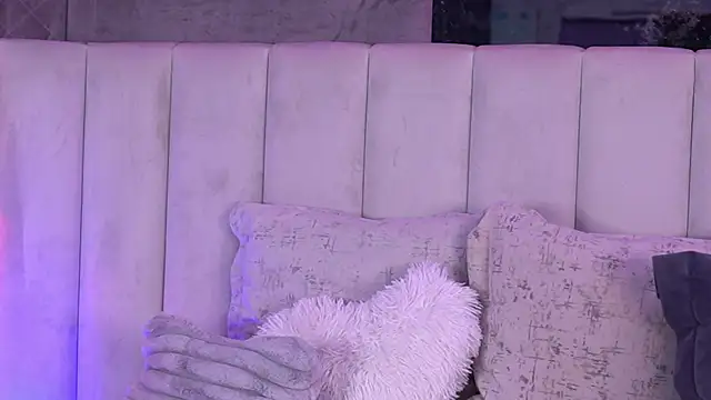 RaisaKali online show from October 12, 2025, 4:06 pm