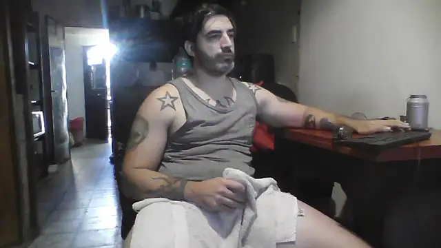 ozzypsico13 online show from April 12, 2026, 1:38 pm