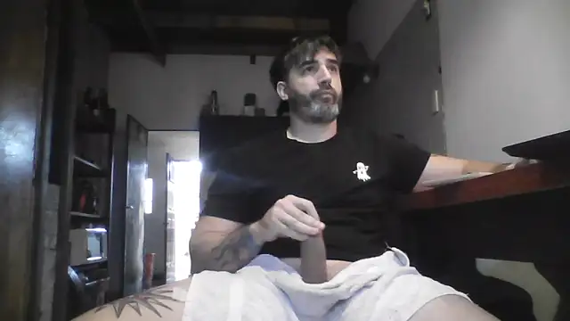 ozzypsico13 online show from June 12, 2026, 5:01 pm