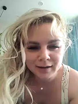 candy queeen online show from February 26, 2025, 4:47 am