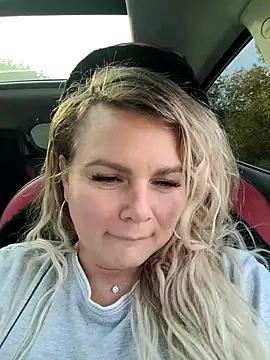 candy queeen online show from September 20, 2025, 11:22 am