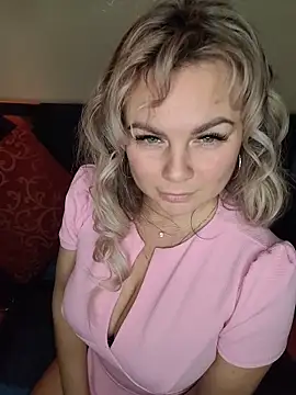 candy queeen online show from November 23, 2025, 2:33 am