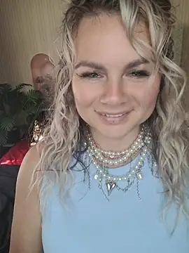 Snapshot of candy_queeen chatting on June 4, 2026, 4:40 am candy queeen online show from June 4, 2026, 4:40 am