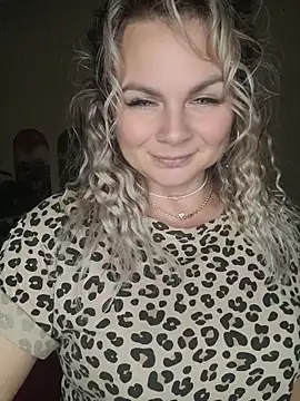 Snapshot of candy_queeen chatting on July 2, 2026, 6:58 pm candy queeen online show from July 2, 2026, 6:58 pm