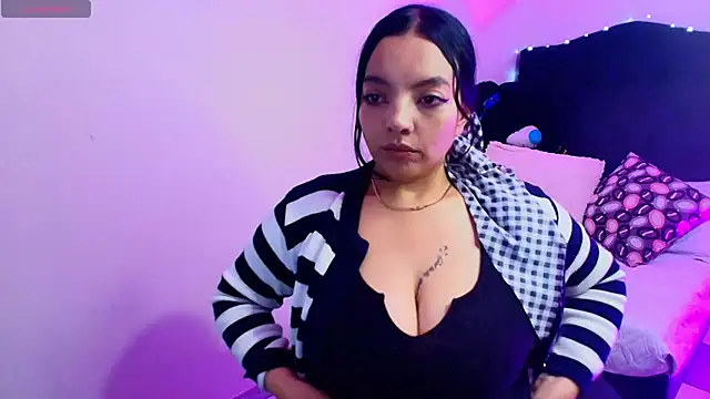 Snapshot of loren_tits24 chatting on May 11, 2026, 8:28 pm loren tits24 online show from May 11, 2026, 8:28 pm