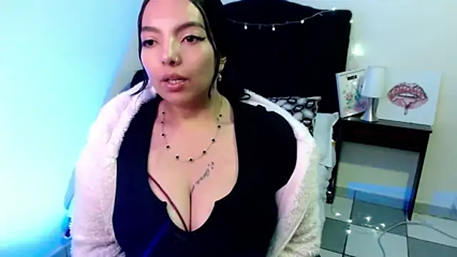 loren tits24 online show from June 17, 2026, 6:42 pm