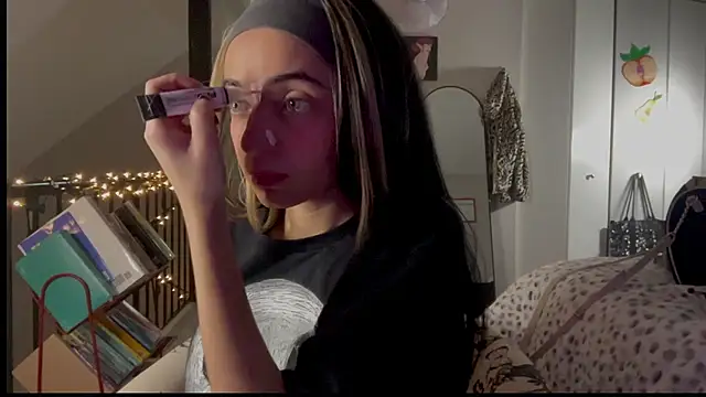 Snapshot of babybimbo chatting on December 28, 2024, 10:55 pm babybimbo online show from December 28, 2024, 10:55 pm