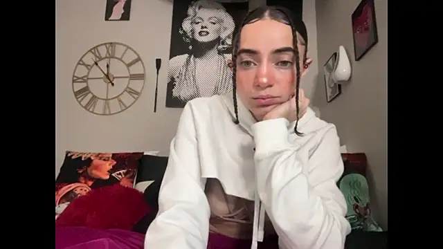 Snapshot of babybimbo chatting on February 8, 2025, 8:42 pm babybimbo online show from February 8, 2025, 8:42 pm