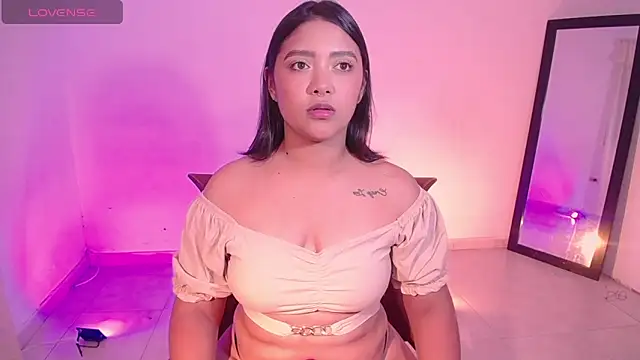 Snapshot of DIANEE_01 chatting on October 8, 2025, 2:09 am DIANEE 01 online show from October 8, 2025, 2:09 am