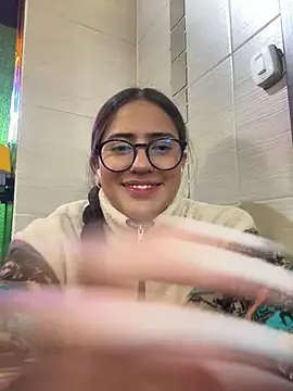 Snapshot of Paris-love chatting on March 8, 2025, 9:18 pm Paris-love online show from March 8, 2025, 9:18 pm