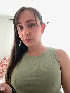 Snapshot of natalie_cowens chatting on June 18, 2026, 9:19 pm natalie cowens online show from June 18, 2026, 9:19 pm