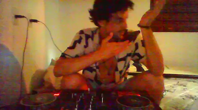 couplemilk online show from January 24, 2025, 5:53 am