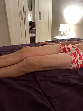 fouryoupls online show from November 7, 2025, 8:53 pm