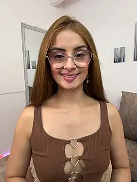 Snapshot of MiaaLoren chatting on February 5, 2026, 5:06 pm MiaaLoren online show from February 5, 2026, 5:06 pm