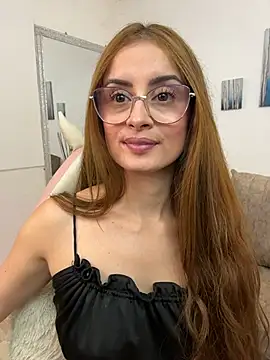 Snapshot of MiaaLoren chatting on February 15, 2026, 6:04 pm MiaaLoren online show from February 15, 2026, 6:04 pm