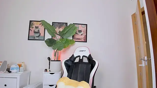 Snapshot of Adriennesexxx chatting on February 8, 2026, 9:07 pm Adriennesexxx online show from February 8, 2026, 9:07 pm