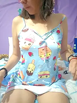 Lunababymylove online show from June 10, 2026, 1:17 am