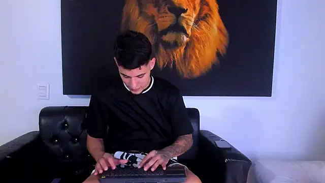 Snapshot of kyle_smithxx chatting on December 5, 2024, 12:52 am kyle smithxx online show from December 5, 2024, 12:52 am